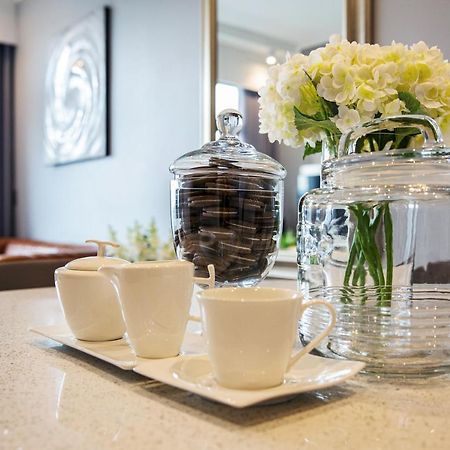 Menlyn Maine Residence Unit 1419 Pretoria Bagian luar foto