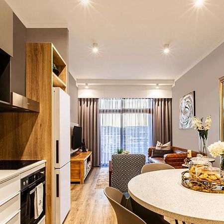 Menlyn Maine Residence Unit 1419 Pretoria Bagian luar foto