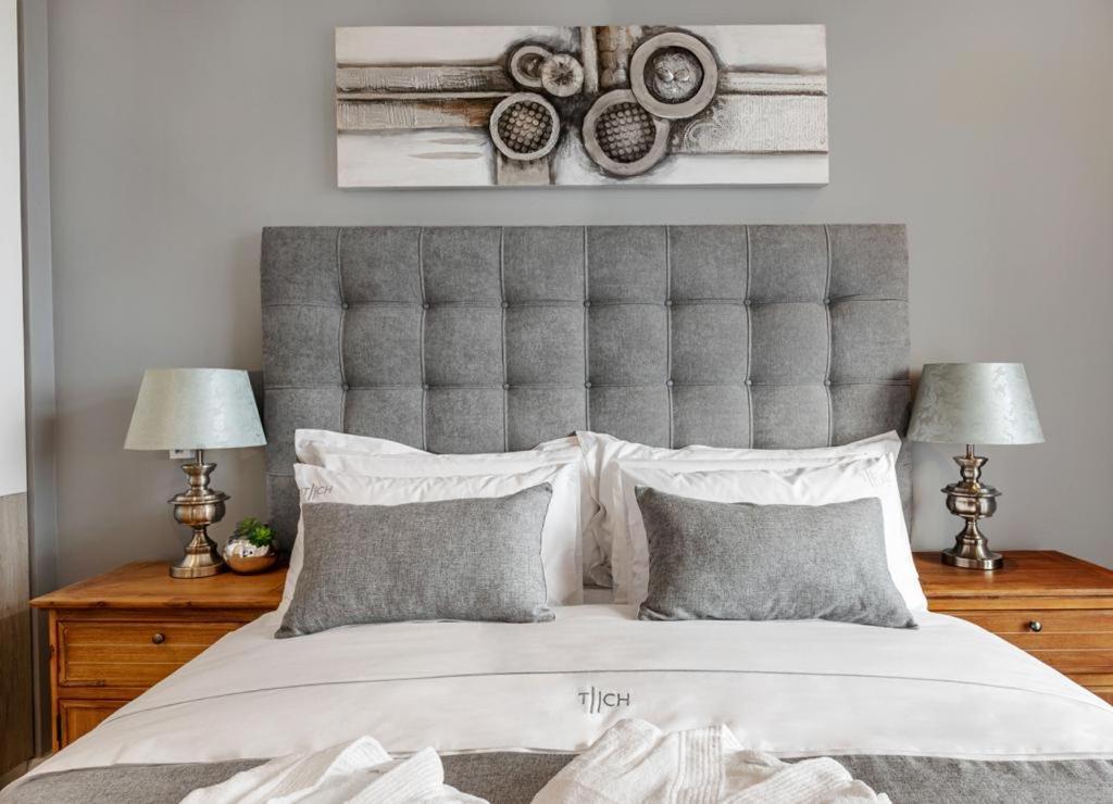 Menlyn Maine Residence Unit 1419 Pretoria Bagian luar foto