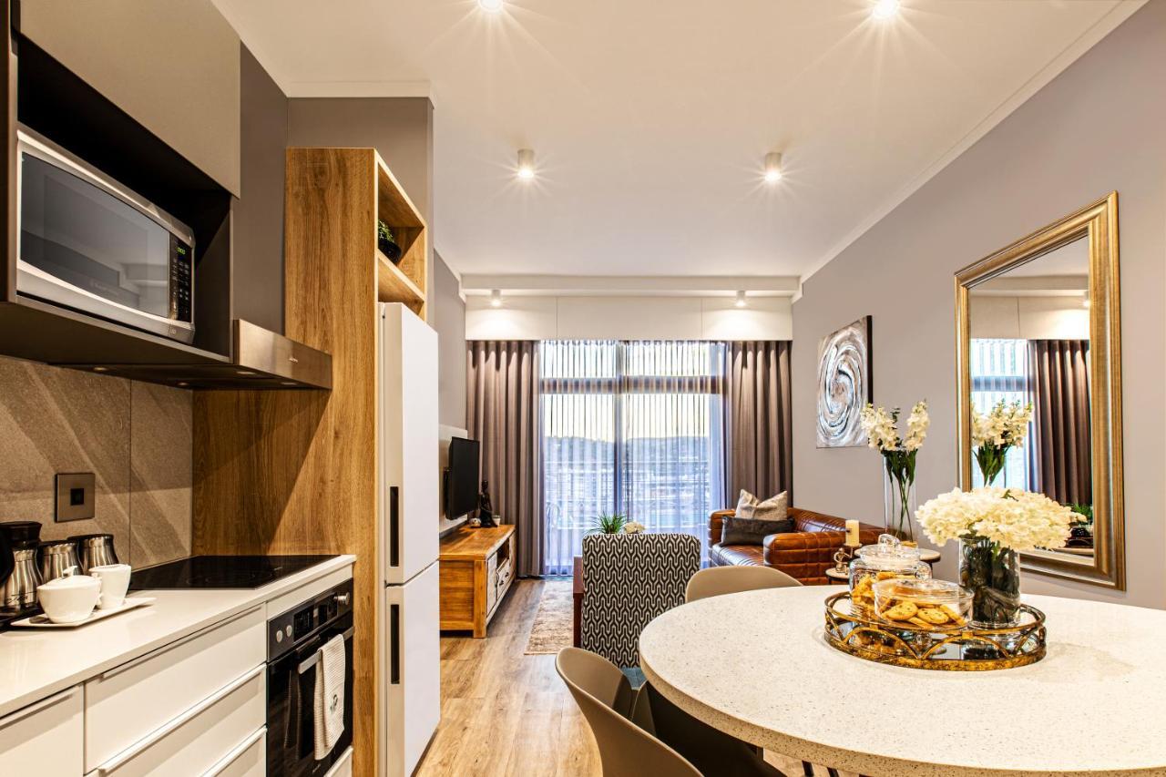 Menlyn Maine Residence Unit 1419 Pretoria Bagian luar foto