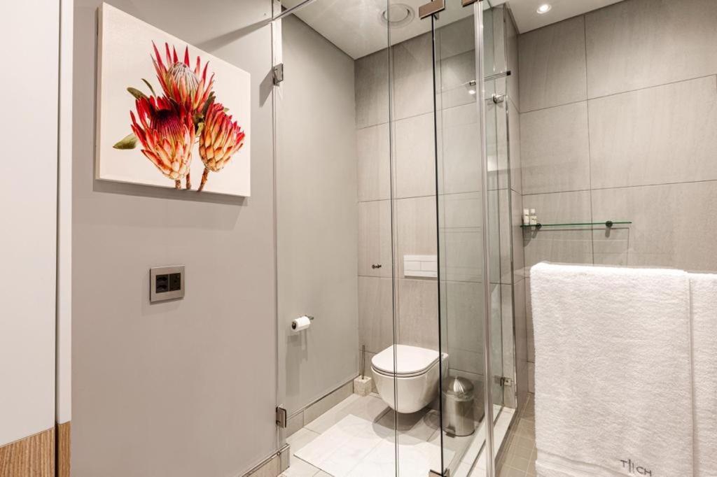 Menlyn Maine Residence Unit 1419 Pretoria Bagian luar foto